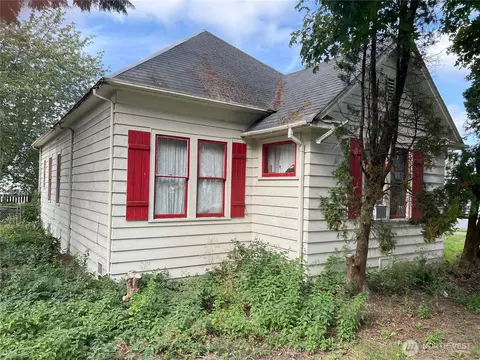 501 Burnett Ave S, Renton, WA 98057