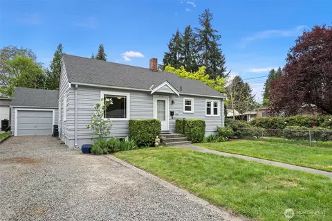 514 NE 5th St, Puyallup, WA 98372