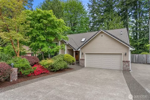 2705 Walnut Loop NW, Olympia, WA 98502