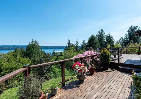 294 Seamount Dr, Brinnon, WA 98320