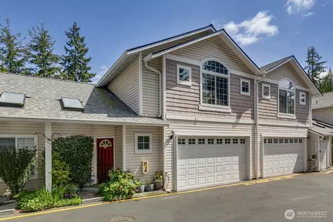 5705 200th St SW #B, Lynnwood, WA 98036