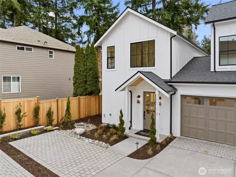 12815 NE B Ne 104th St #B, Kirkland, WA 98033