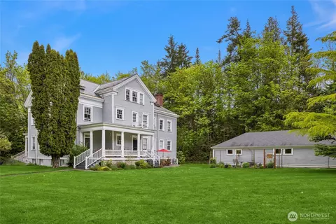 2213 NE Victorian Ln #F, Bainbridge Island, WA 98110