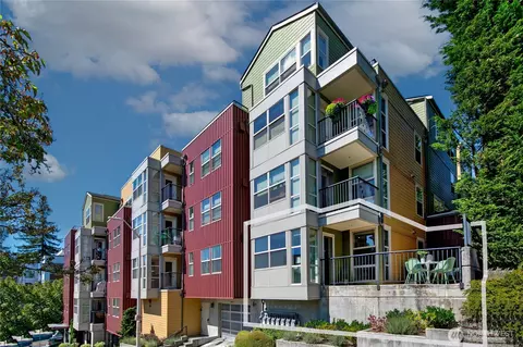 1310 N Lucas Pl #304, Seattle, WA 98103
