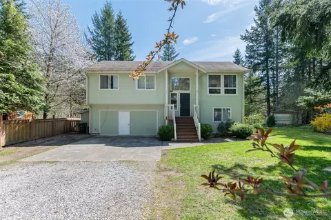 6331 Overland Trl, Maple Falls, WA 98266