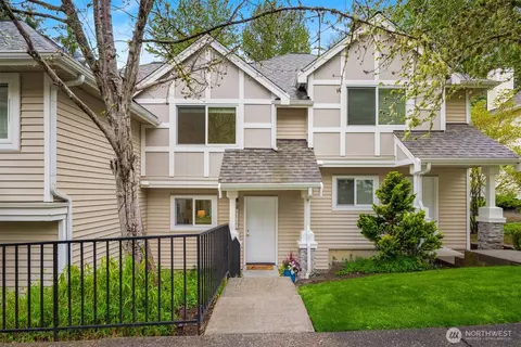 6817 SE Cougar Mountain Way, Bellevue, WA 98006