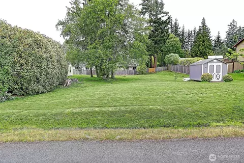 319 Lauder Ln, Camano Island, WA 98282