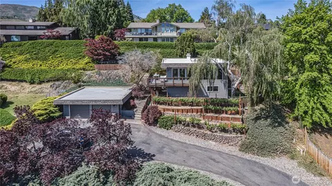 2020 Overlook Dr, Wenatchee, WA 98801
