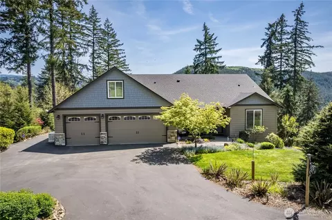575 Agate Creek Dr, Kalama, WA 98625