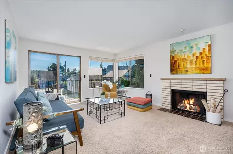 8015 Greenwood Ave N #404, Seattle, WA 98103