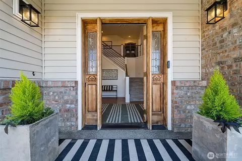 Entry Way - 44704 228th Ave SE, Enumclaw, WA 98022 photo 1 of 2