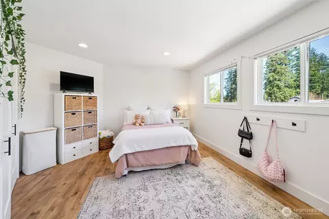 Bedroom - 44704 228th Ave SE, Enumclaw, WA 98022 photo 4 of 5
