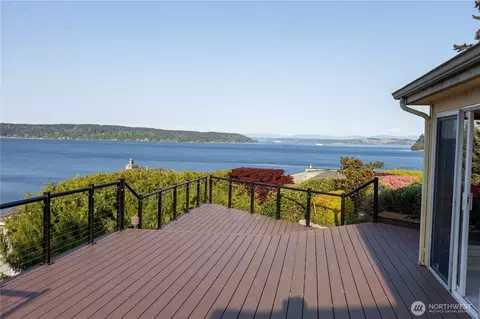 7177 Grandview Pl, Gig Harbor, WA 98335