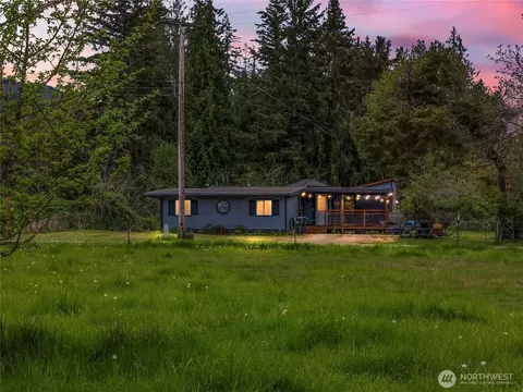 18707 Old Camp Ln SE, Yelm, WA 98597