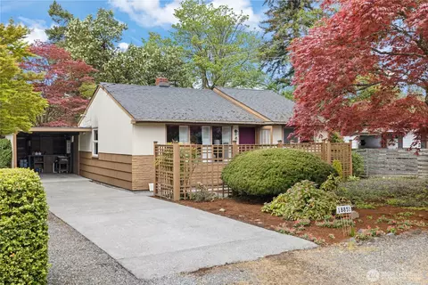 18851 Ashworth Ave N, Shoreline, WA 98133
