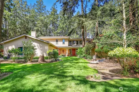 1614 Mckinnon Dr, Oak Harbor, WA 98277
