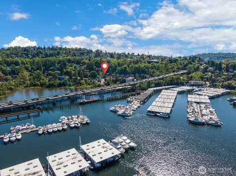 View/Area - 2423 Everett Ave E, Seattle, WA 98102 photo 1 of 2