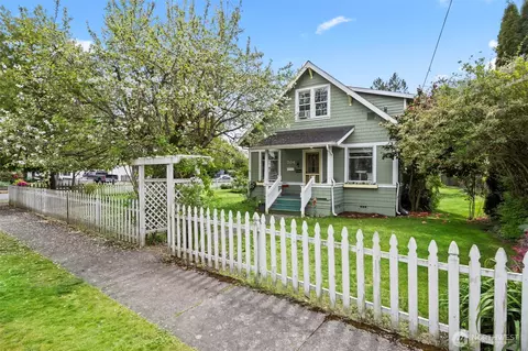 704 4th Ave SW, Puyallup, WA 98371