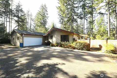 971 E Manzanita Dr, Union, WA 98592