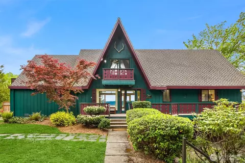 13976 Blackberry Ln NE, Poulsbo, WA 98370