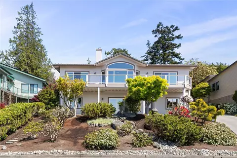 2005 Bradley Dr, Anacortes, WA 98221