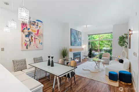 521 7th Ave #204, Kirkland, WA 98033