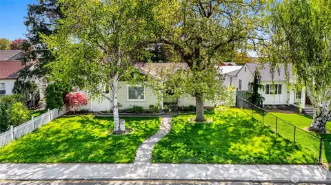 126 SW F St, Ephrata, WA 98823