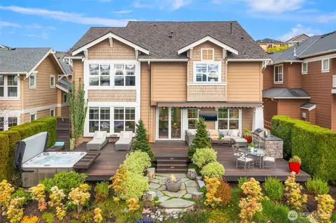 1583 24th Ave NE, Issaquah, WA 98029