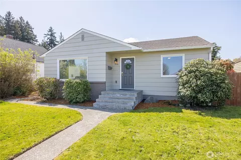 530 E 3rd St, Port Angeles, WA 98362