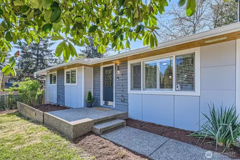 Exterior - 11130 3rd Pl SE, Everett, WA 98208 photo 4 of 11
