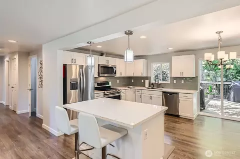 Kitchen - 11130 3rd Pl SE, Everett, WA 98208 photo 2 of 4