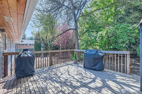 Exterior - 11130 3rd Pl SE, Everett, WA 98208 photo 6 of 11