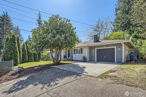 Exterior - 11130 3rd Pl SE, Everett, WA 98208 photo 2 of 11