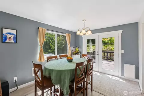 Dining - 2016 286th St E, Roy, WA 98580 photo 1 of 2