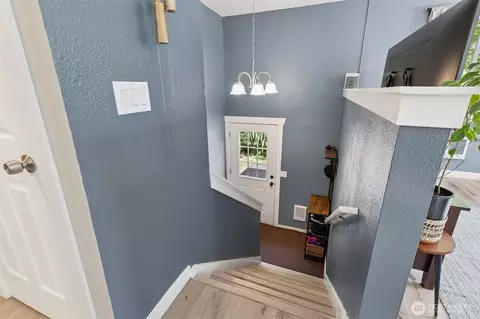 Entry Way - 2016 286th St E, Roy, WA 98580 photo 3 of 3
