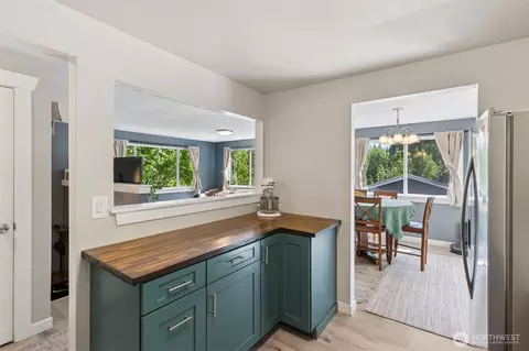 Kitchen - 2016 286th St E, Roy, WA 98580 photo 4 of 4