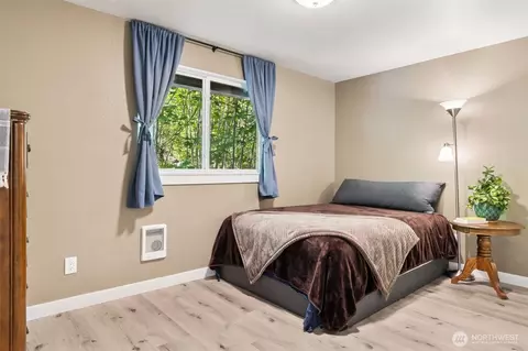 Bedroom - 2016 286th St E, Roy, WA 98580 photo 2 of 6