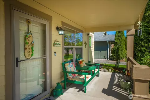 18828 18th Ave E, Spanaway, WA 98387
