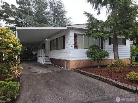5220 176th St SW #12, Lynnwood, WA 98037