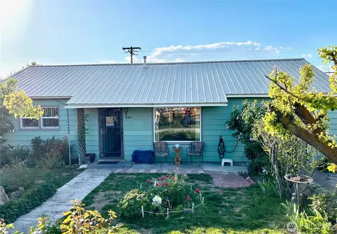840 S Grand Dr, Moses Lake, WA 98837