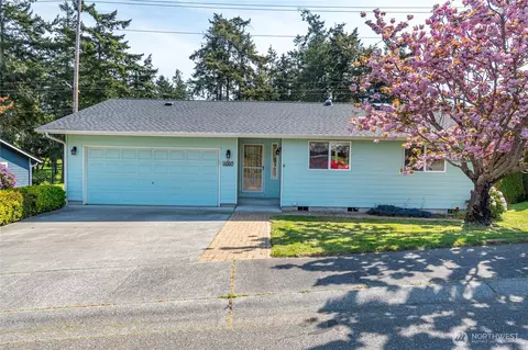 1660 SW Nienhuis St, Oak Harbor, WA 98277