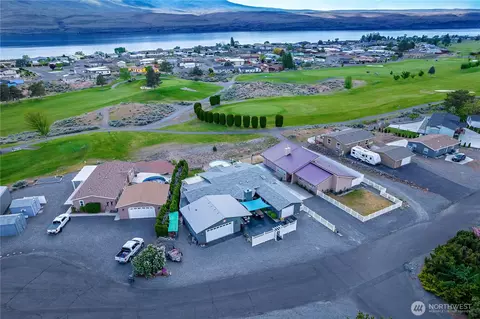 212 Pear Pl SW, Mattawa, WA 99349
