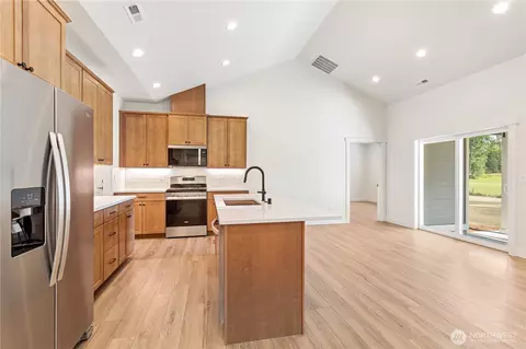 Kitchen - 1200 E Georgia Ln, Everson, WA 98247 photo 4 of 4