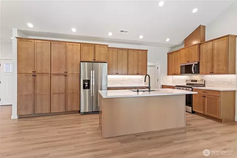 Kitchen - 1200 E Georgia Ln, Everson, WA 98247 photo 2 of 4