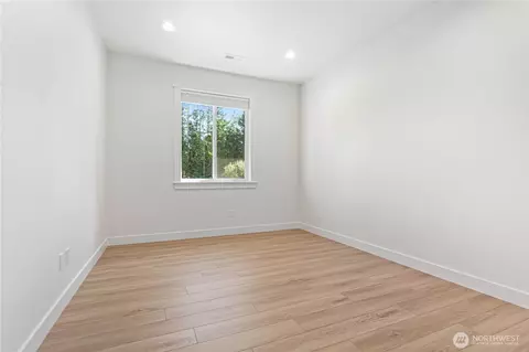 Bedroom - 1200 E Georgia Ln, Everson, WA 98247 photo 3 of 6