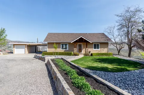 509 Cooper Sq, Grand Coulee, WA 99133