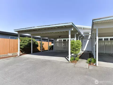2814 NE 8th St #A, Renton, WA 98056