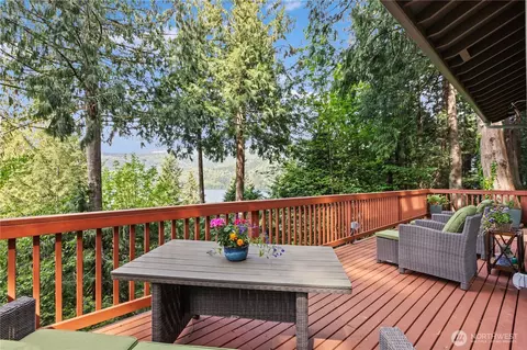 101 Grand View Ln, Bellingham, WA 98229