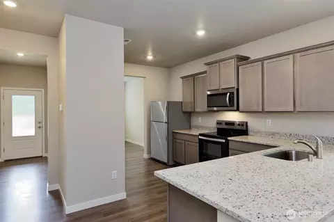Entry Way - 8512 13th Ave E, Tacoma, WA 98445 photo 1 of 2