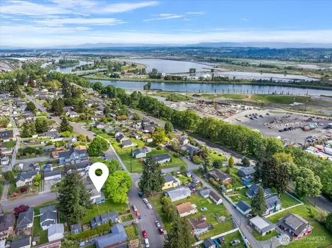 View/Area - 2402 Cleveland Ave, Everett, WA 98201 photo 4 of 4
